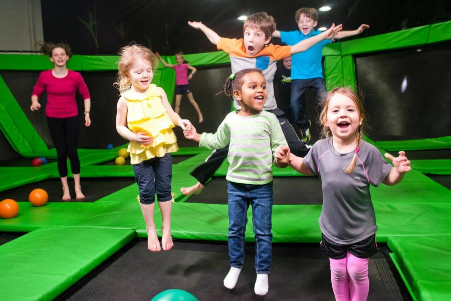 Useful Tips for Parents to Throw the Perfect Indoor Trampoline Park Party